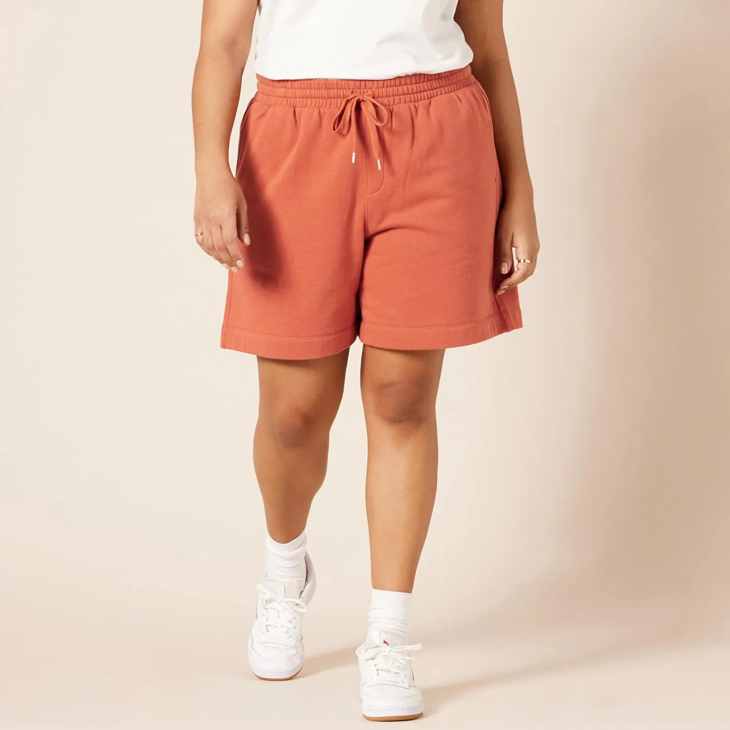 Amazon Essentials Women's Fleece High Rise Bermuda Shorts, Plus Size Available