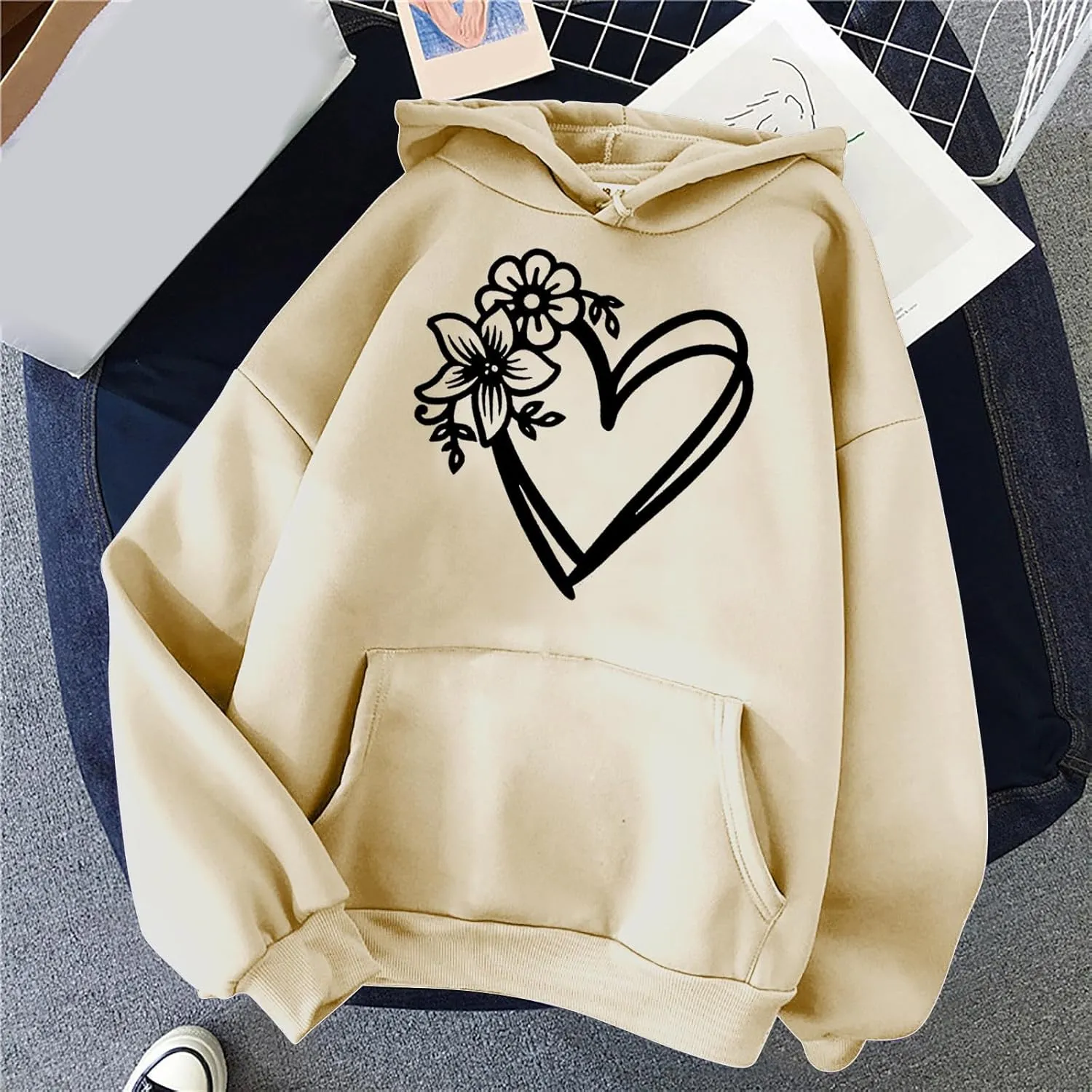 Hoodies for Women Heart Print Floral Graphic Sweatshirt Casual Long Sleeve Drawstring Hoodie with Pocket