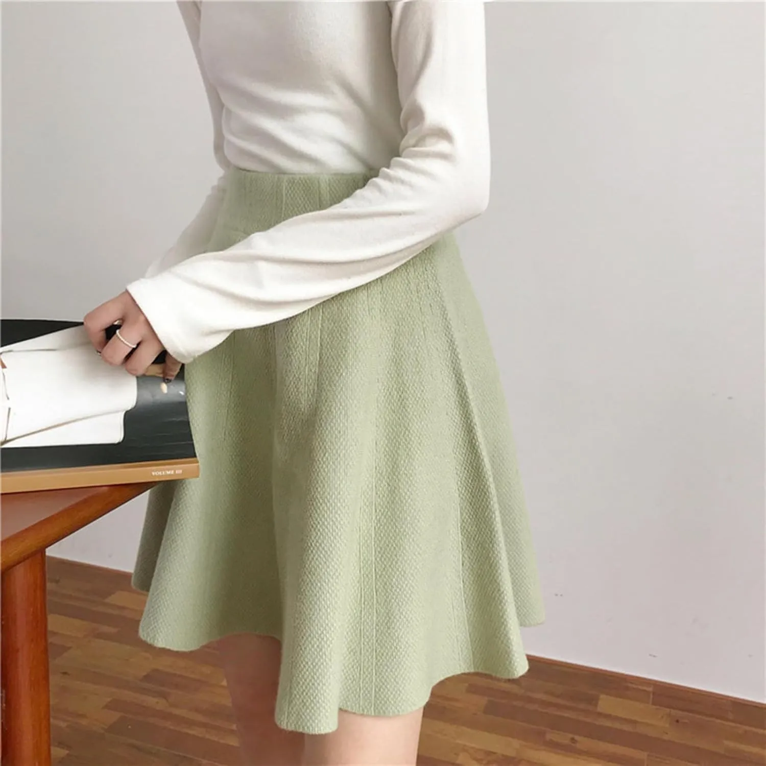 Women Elegant Skorts 2025 Fashion Stretch High Waist Flared Mini Skater Skirts Casual Solid Color Pleated Mini Skirt