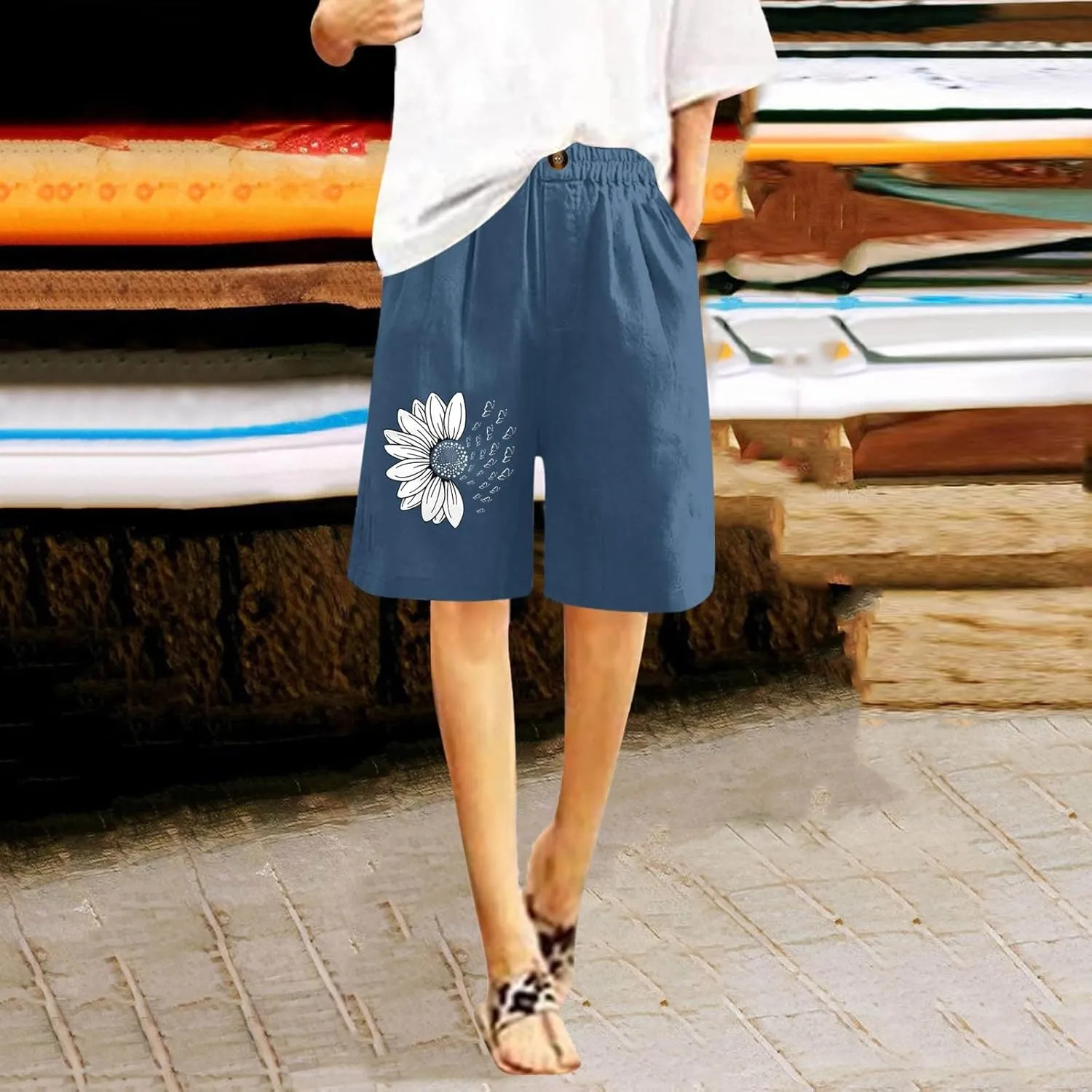 Women's Loose Bermuda Shorts Knee Length Daisy Printing Button Front Shorts Breathable Stretchy Soft-Fit Casual Short