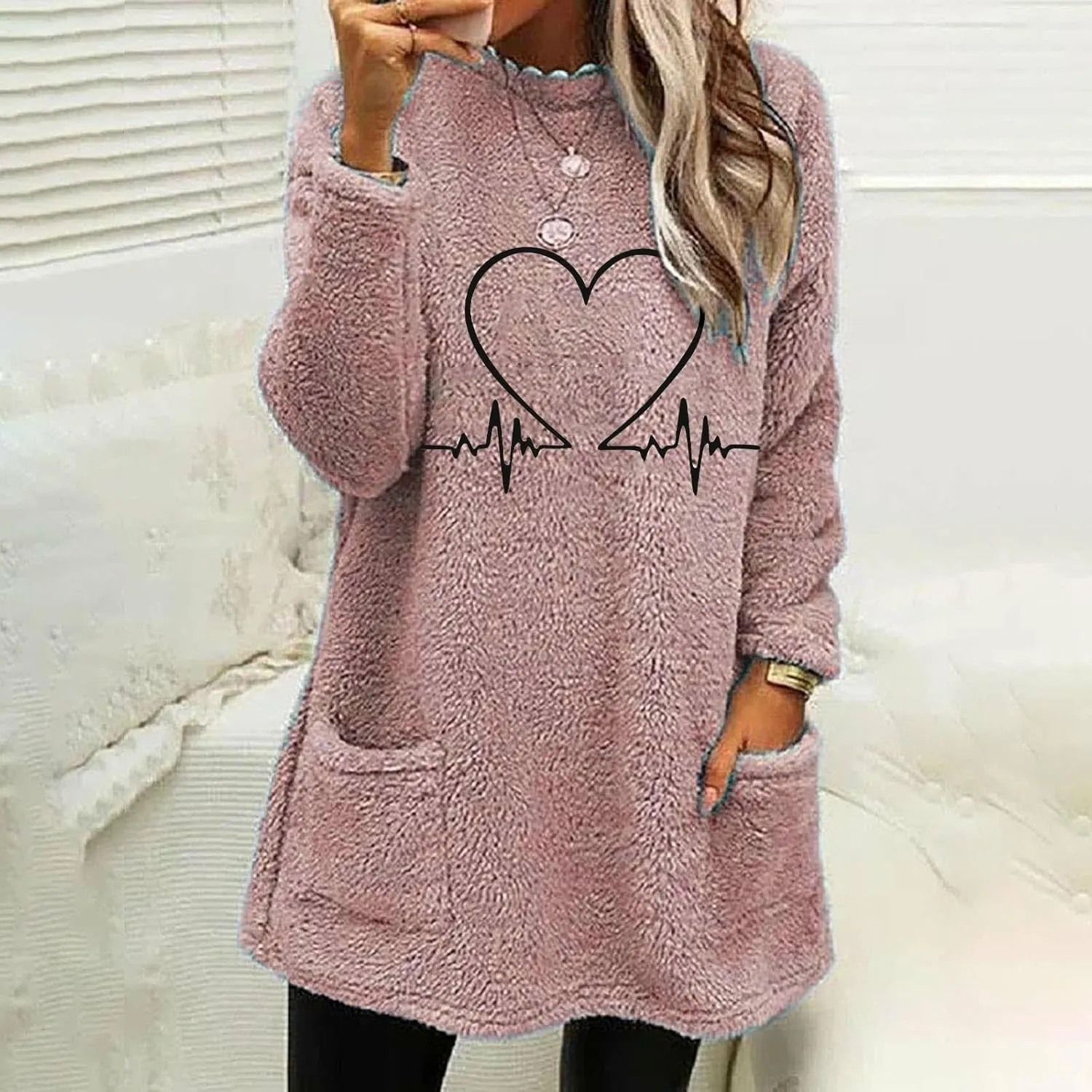 Women's Sherpa Sweatshirts Pockets Casual Pullover Sweaters Long Sleeve Heart Printed Coral Fleece Warm Winter Tops